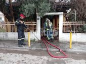 Θεσσαλονίκη: Φωτιά σε εγκαταλελειμμένη κατοικία στο Κορδελιό – «Άντρο ναρκομανών» καταγγέλλει κάτοικος (pics &amp; vid)