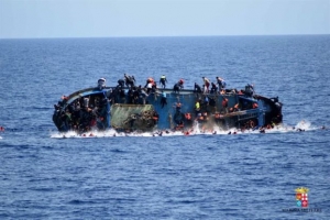 Πτώματα 25 μεταναστών ξεβράστηκαν στις ακτές της Λιβύης