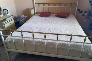 Μικρές αγγελίες: Πωλούνται έπιπλα (3-12-2025)