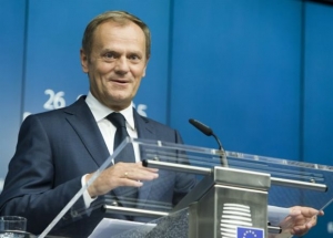 Ο Τουσκ επισκέπτεται Σερβία, Αλβανία, πΓΔΜ για το προσφυγικό