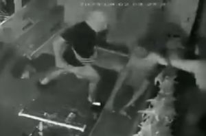 Οργή στη Λεμεσό: Άστεγος δέχτηκε επίθεση ενώ κοιμόταν (vid)