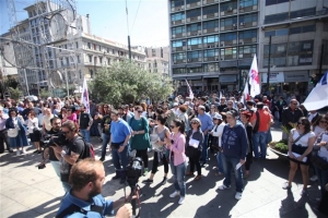 Συγκέντρωση του ΠΑΜΕ στην Ομόνοια κατά του ασφαλιστικού