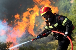Προειδοποίηση για πολύ υψηλό κίνδυνο πυρκαγιάς τη Δευτέρα