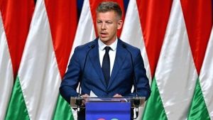 Ανατροπή στην Ουγγαρία: Νομική διαδικασία κατά του προεδρου αν δεν παραιτηθεί, προειδοποιεί ο Πίτερ Μαγιάρ