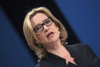 Το Λονδίνο θέλει να γίνει πιο δύσκολη η πρόσληψη μεταναστών σε επιχειρήσεις