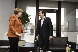 Τηλεφωνική επικοινωνία Τσίπρα - Μέρκελ για το ζήτημα της αξιολόγησης