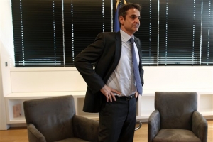 Με ανοίγματα σε όλες τις εσωκομματικές τάσεις σφυρηλατεί την ενότητα της Νέας Δημοκρατίας ο Κ. Μητσοτάκης