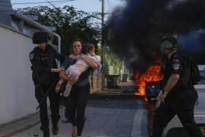 Εκτός ελέγχου η κατάσταση στο Ισραήλ: Τουλάχιστον 300 νεκροί και 800 τραυματίες