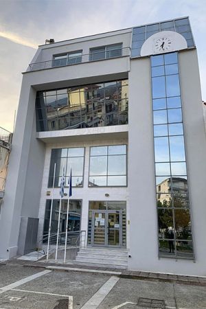 Ομόρφυνε το Δημοτικό Κατάστημα Αξιούπολης