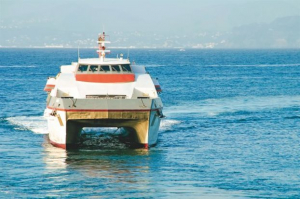 Επιστρέφει στον Πειραιά μετά από βλάβη υδροπτέρυγο με αρκετούς επιβάτες