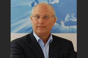 Από το οπλισμένο χέρι του Ρουπακιά, στην οπλισμένη πένα του Πινέλη