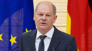 Σολτς: Προειδοποιεί για το ενδεχόμενο η Ρωσία να διακόψει την παροχή φυσικού αερίου