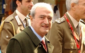 Ιταλία: Ο πρώην ΥΠΕΞ Α. Μαρτίνο, υποψήφιος της κεντροδεξιάς για την προεδρία