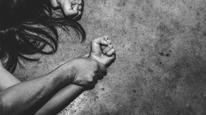 Θεσσαλονίκη: Καταγγελία 40χρονης ότι την κακοποιούσε και την εξέδιδε ο 42χρονος σύντροφός της – Συνελήφθη ο κατηγορούμενος