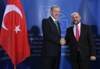 Σουλτς σε Ερντογάν για τη βίζα: Πρώτα οι όροι, μετά ψηφίζουμε