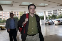 Διπλή εμπλοκή με την τρόικα