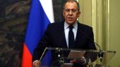 Ο Λαβρόφ κατηγορεί τη Δύση ότι “υποστηρίζει τη γενοκτονία” στην Ουκρανία