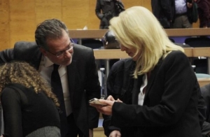 Για ευνοιοκρατία και «πογκρόμ» διώξεων κατηγορείται η Ρένα Δούρου