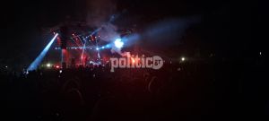 49 Φεστιβάλ ΚΝΕ – Οδηγητή – Θεσσαλονίκη: Τρέλα για τον Βασίλη Παπακωνσταντίνου – “Αρνιέμαι, Αρνιέμαι, Αρνιέμαι” (ΦΩΤΟ και ΒΙΝΤΕΟ)