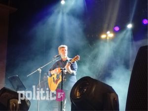 Θεσσαλονίκη: Στη σκηνή της Αριστοτέλους ο Φ. Δεληβοριάς – «Έγκλημα η ιδιωτικοποίηση του νερού» (ΒΙΝΤΕΟ-ΦΩΤΟ)