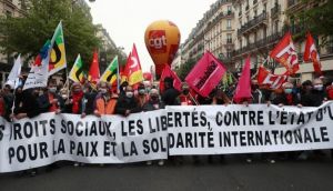 Γαλλία: Μεγάλη συμμετοχή στις διαδηλώσεις για την Εργατική Πρωτομαγιά, σχεδόν 300 πορείες στη χώρα