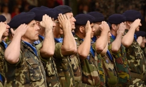 Ο Γιούνκερ προτείνει ευρωπαϊκό στρατό έχοντας υπ όψη και τη Ρωσία)
