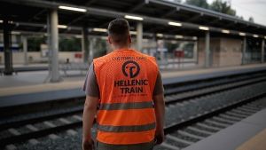 Ακινητοποίηση αμαξοστοιχίας Θεσσαλονίκη – Σέρρες λόγω πυρκαγιάς κοντά στη γραμμή