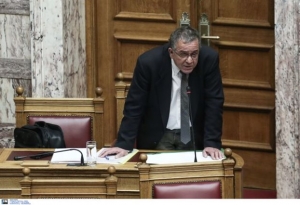 Μουζάλας: Κλειστά κέντρα κράτησης για να λειτουργήσει το άσυλο
