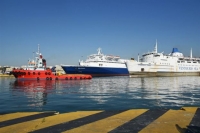 Επέστρεψε στον Πειραιά λόγω βλάβης το Flying Dolphin XVII