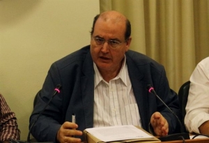 Φίλης: Προσλήψεις μόνιμου προσωπικού στα σχολεία από την νέα χρονιά