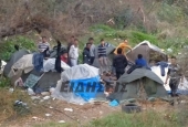 Έστησαν και παραγκουπόλεις στον Αξιό οι λαθρομετανάστες
