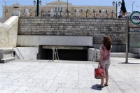Ανοιχτή μόνο η κεντρική είσοδος στο Μετρό Συντάγματος από τις 12:00