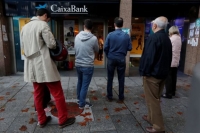 Καταλωνία: Αποσύρουν χρήματα από τις τράπεζες οπαδοί της ανεξαρτησίας