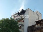 Θεσσαλονίκη: Φωτιά σε διαμέρισμα – Πήδηξαν στο διπλανό μπαλκόνι οι εγκλωβισμένοι