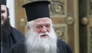 Παραλήρημα Αμβρόσιου κατά ομοφυλόφιλων: «Φτύστε τους»