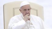 Πάπας Φραγκίσκος: Εμφανίστηκε «συντετριμμένος» από την πολύνεκρη επίθεση στο Τέξας