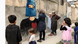 Shamsia Hassani, η πρώτη καλλιτέχνης δρόμου στο Αφγανιστάν μιλά για την επικράτηση των Ταλιμπάν στη χώρα