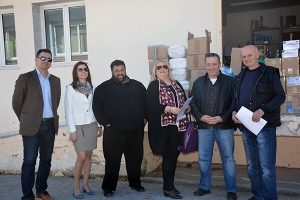 Οι δικηγόροι μάζεψαν και παρέδωσαν υγειονομικό υλικό και φάρμακα