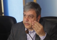 Βερναρδάκης: Μειώσεις μισθών δεν πρόκειται να γίνουν