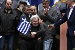 Μίκης Θεοδωράκης: Μετά το «ΝΑΙ» του κ. Τσίπρα η μεγάλη Ντροπή θα μας στιγματίζει για πάντα