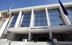 Δεκαεπτά στο εδώλιο για τα ιπτάμενα ραντάρ