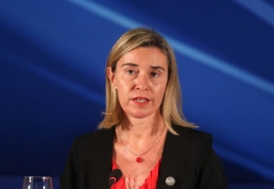 Η ΕΕ προειδοποιεί την Άγκυρα να προστατεύσει τη δημοκρατία