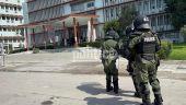 ΑΠΘ: Αντιεξουσιαστές εκτόξευσαν αντικείμενα και νερό στα ΜΑΤ (pics &amp; vid)