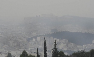 Χριστούγεννα χωρίς τζάκι συστήνουν δύο υπουργεία