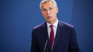 Γ. Στόλτενμπεργκ: “Η Μόσχα να σταματήσει τις προκλήσεις και να προχωρήσει σε αποκλιμάκωση”