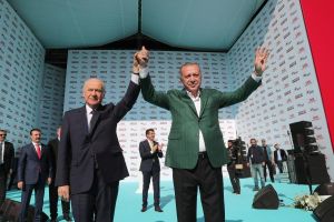 Εκλογές Τουρκία – Ερντογάν: «Με τη βοήθεια του Αλάχ θα νικήσουμε», «Ευθεία» στήριξη από Μπαχτσελί