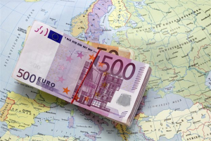 Δύο χώρες εκτός λίστας της ΕΕ με φορολογικούς παραδείσους