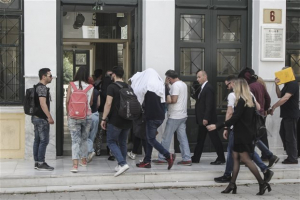 Δύο ακόμη προφυλακίσεις για το σκάνδαλο με τα αντικαρκινικά φάρμακα
