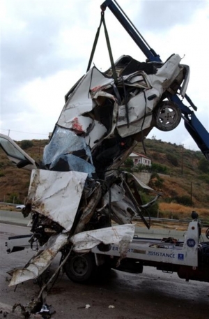 Θάνατοι από τρομακτικές συμπτώσεις σε ελληνικούς δρόμους