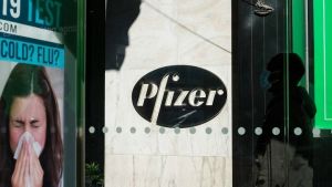 Η Pfizer και η BioNTech κατέθεσαν αίτημα αδειοδότησης για το εμβόλιο του κορονοϊού
